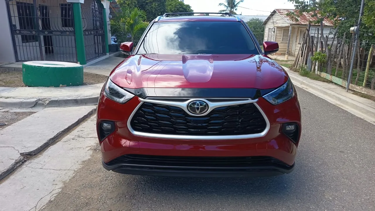 Toyota Highlander 2022 — 1